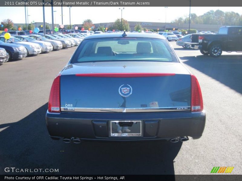 Gray Flannel Metallic / Titanium/Dark Titanium Accents 2011 Cadillac DTS Luxury