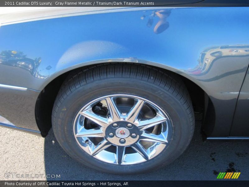 Gray Flannel Metallic / Titanium/Dark Titanium Accents 2011 Cadillac DTS Luxury