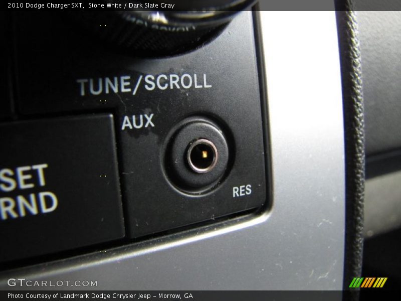 Stone White / Dark Slate Gray 2010 Dodge Charger SXT