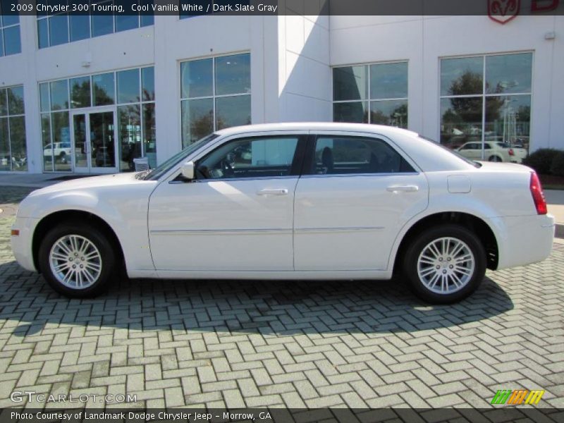 Cool Vanilla White / Dark Slate Gray 2009 Chrysler 300 Touring
