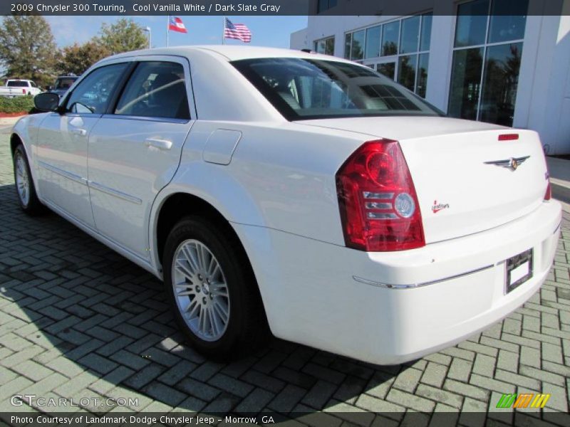 Cool Vanilla White / Dark Slate Gray 2009 Chrysler 300 Touring