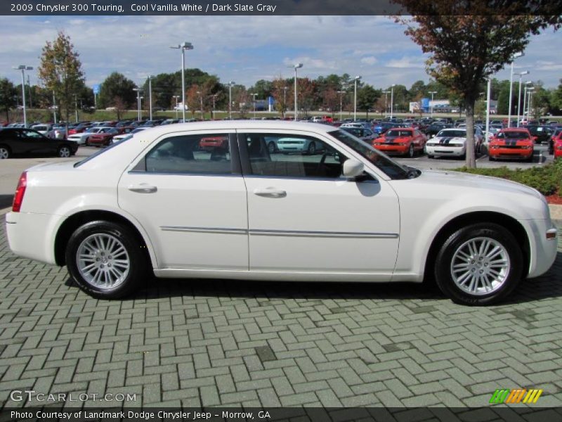Cool Vanilla White / Dark Slate Gray 2009 Chrysler 300 Touring