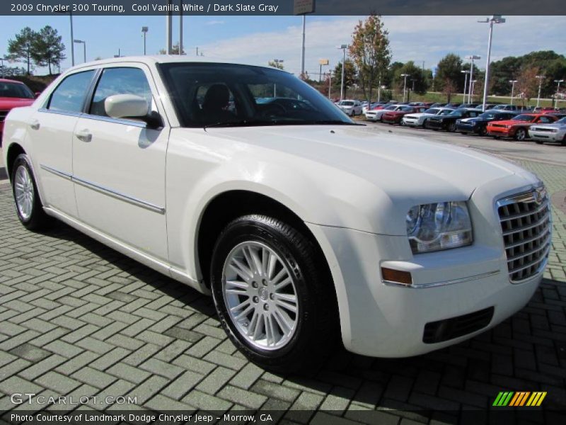 Cool Vanilla White / Dark Slate Gray 2009 Chrysler 300 Touring