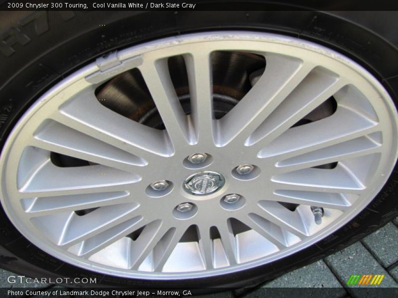Cool Vanilla White / Dark Slate Gray 2009 Chrysler 300 Touring