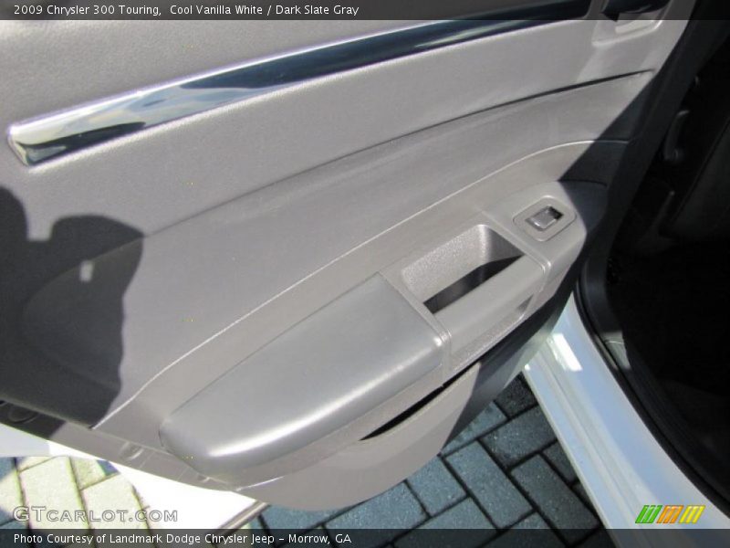 Cool Vanilla White / Dark Slate Gray 2009 Chrysler 300 Touring