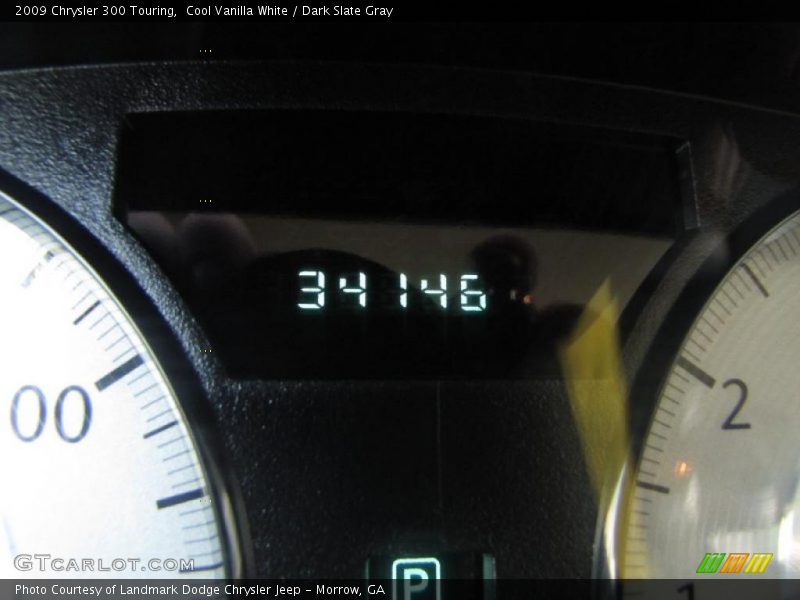 Cool Vanilla White / Dark Slate Gray 2009 Chrysler 300 Touring