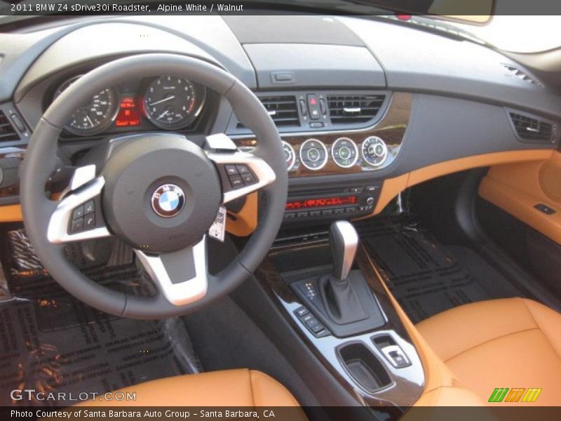 Walnut Interior - 2011 Z4 sDrive30i Roadster 