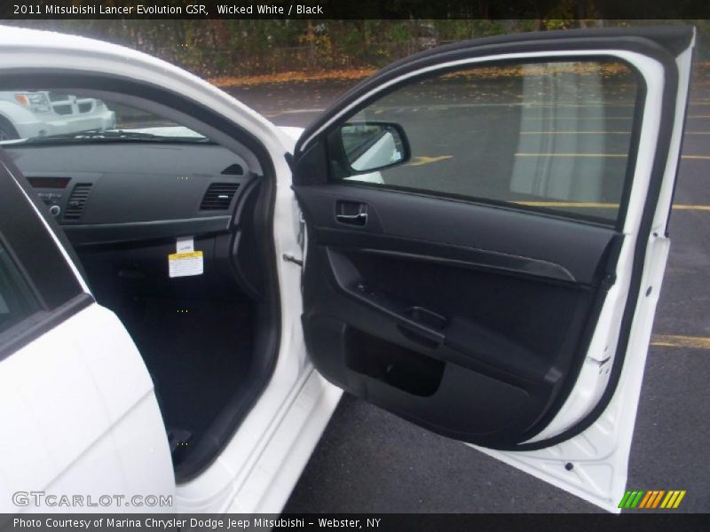 Wicked White / Black 2011 Mitsubishi Lancer Evolution GSR