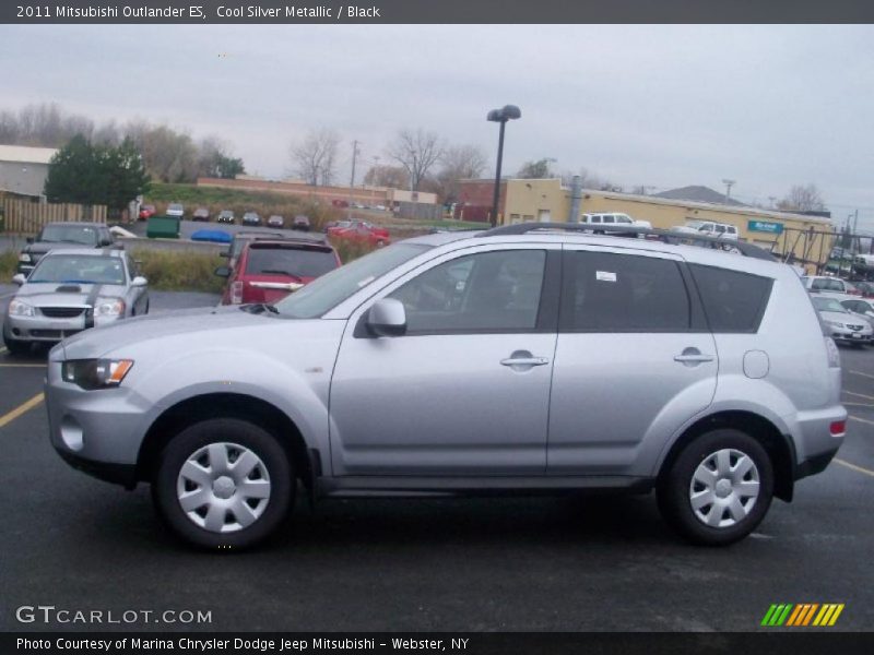 Cool Silver Metallic / Black 2011 Mitsubishi Outlander ES