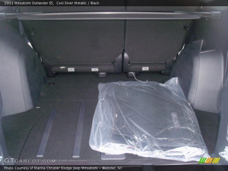  2011 Outlander ES Trunk