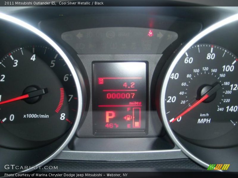 Cool Silver Metallic / Black 2011 Mitsubishi Outlander ES