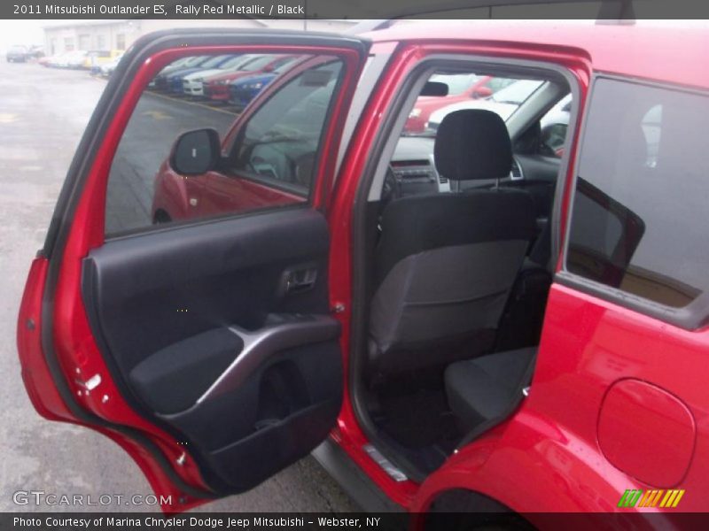Rally Red Metallic / Black 2011 Mitsubishi Outlander ES