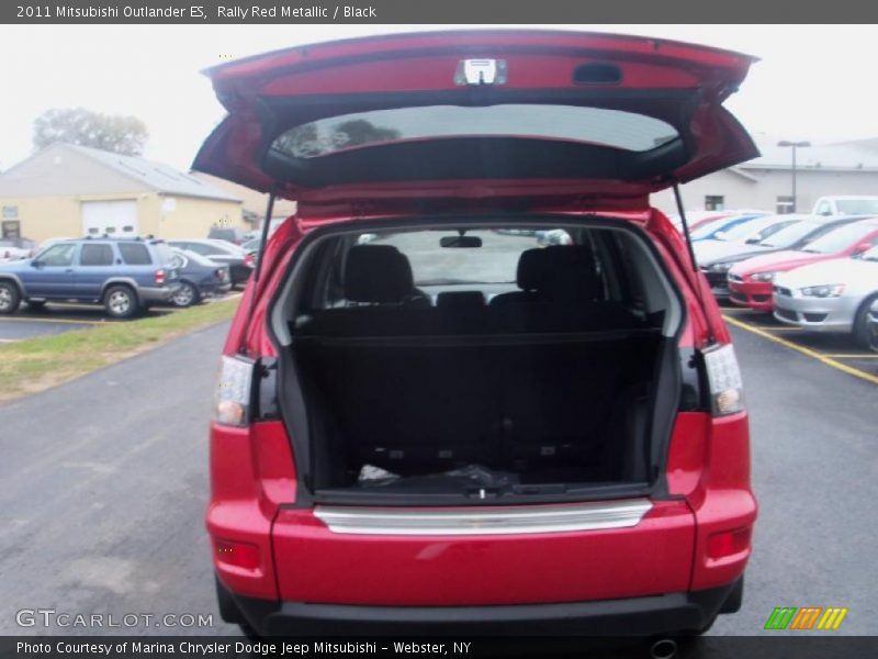  2011 Outlander ES Trunk