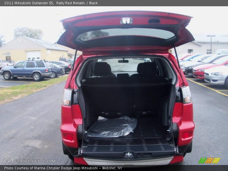  2011 Outlander ES Trunk