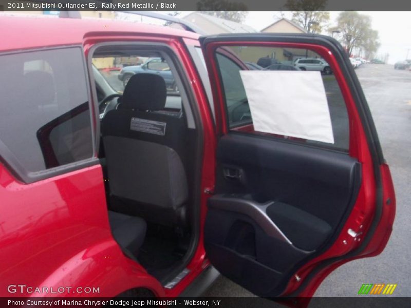 Rally Red Metallic / Black 2011 Mitsubishi Outlander ES