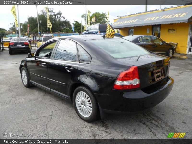 Black / Dark Beige/Quartz 2004 Volvo S40 2.4i