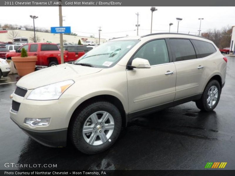 Front 3/4 View of 2011 Traverse LT AWD