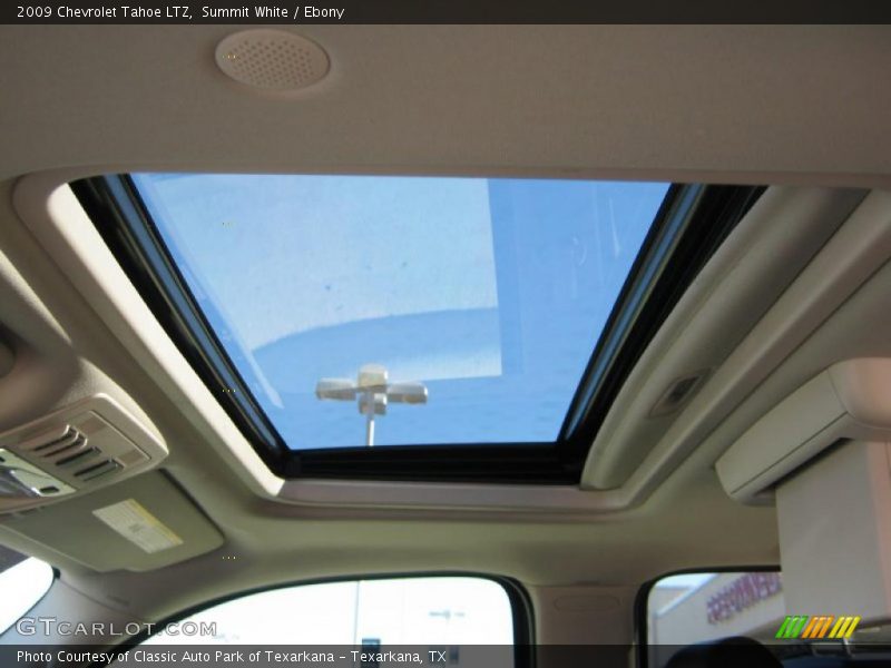Sunroof of 2009 Tahoe LTZ