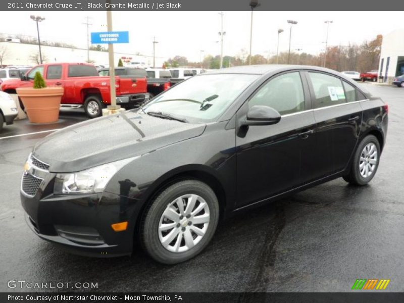 Front 3/4 View of 2011 Cruze LT