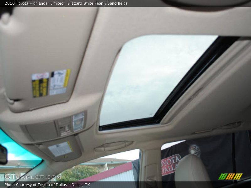 Sunroof of 2010 Highlander Limited