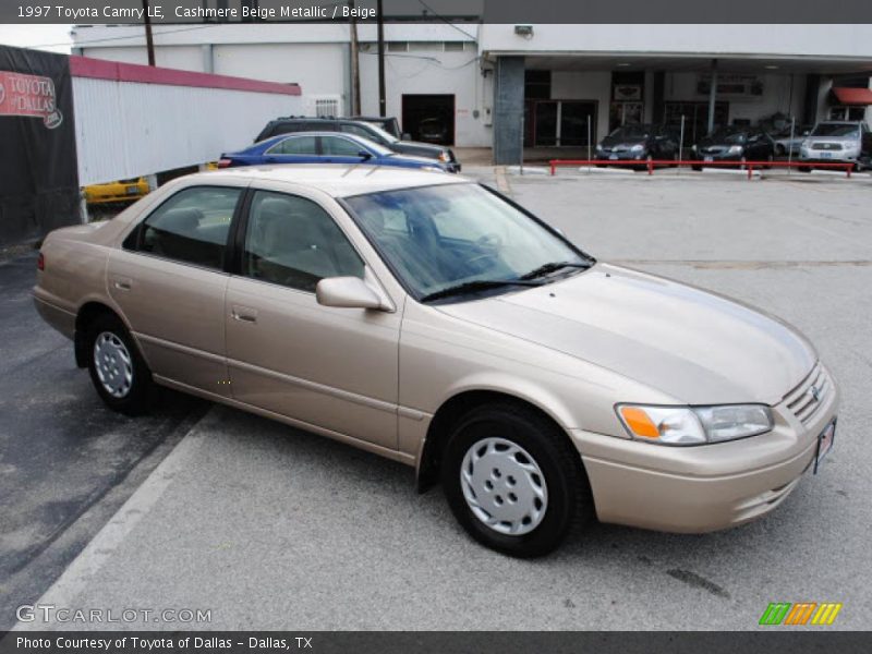 Front 3/4 View of 1997 Camry LE
