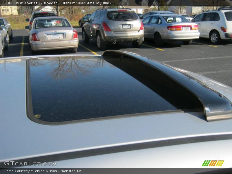 Sunroof of 2000 3 Series 323i Sedan
