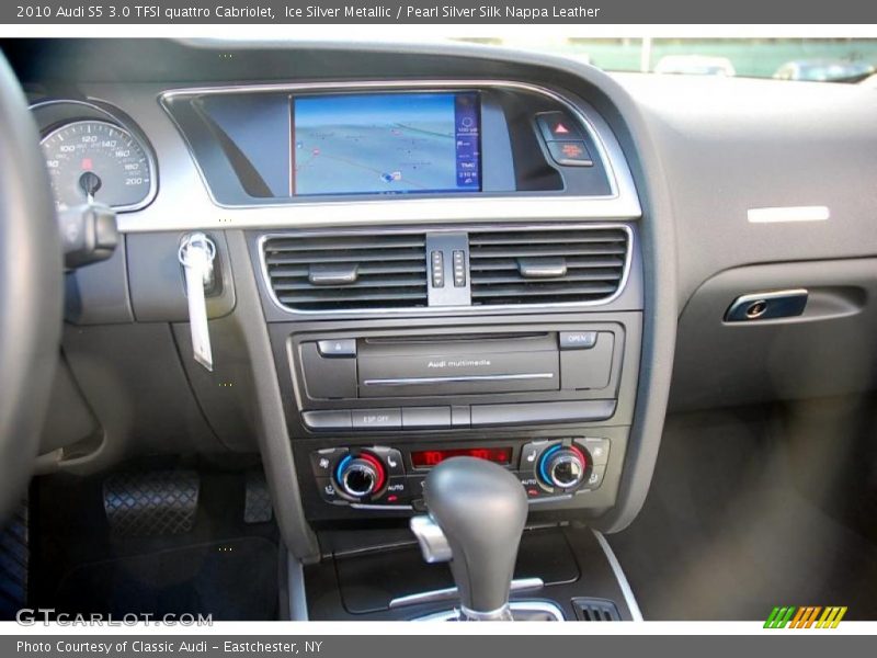 Controls of 2010 S5 3.0 TFSI quattro Cabriolet