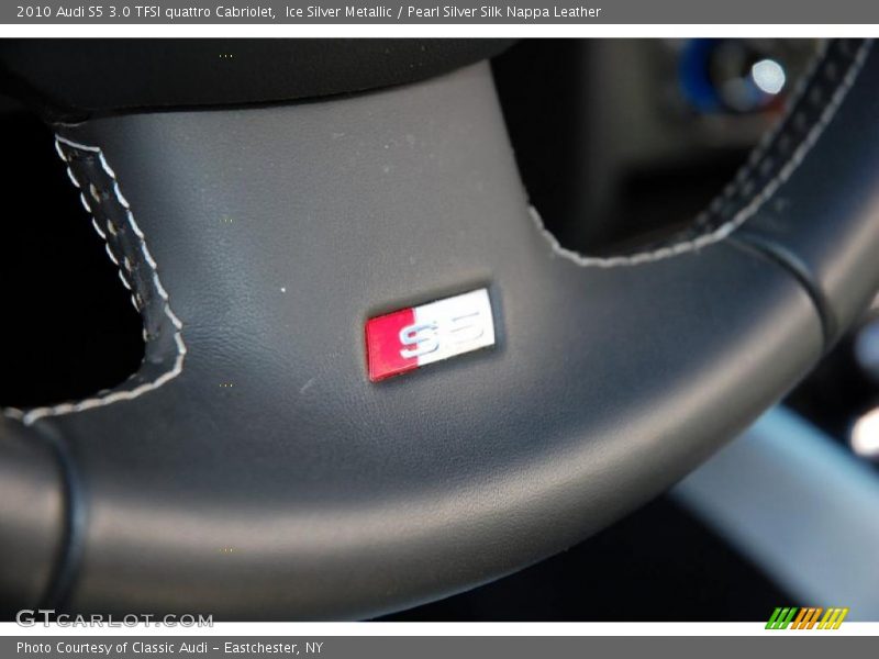  2010 S5 3.0 TFSI quattro Cabriolet Logo