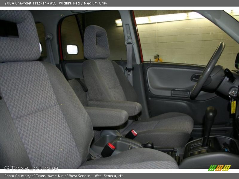  2004 Tracker 4WD Medium Gray Interior