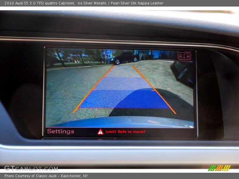 Controls of 2010 S5 3.0 TFSI quattro Cabriolet