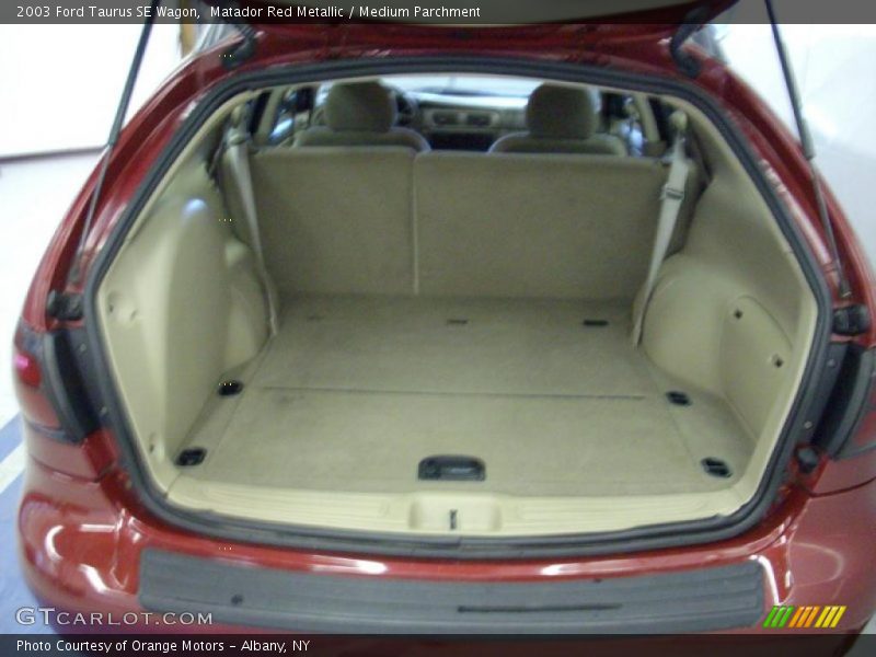  2003 Taurus SE Wagon Trunk