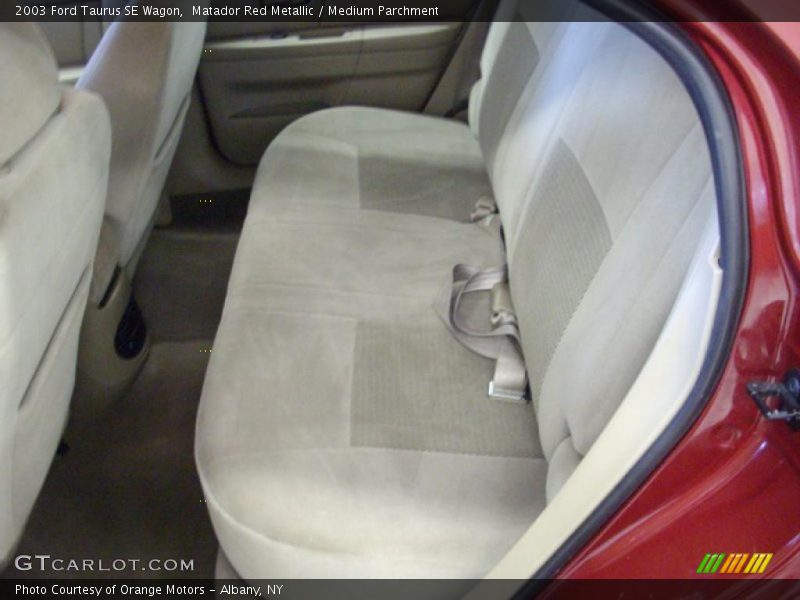  2003 Taurus SE Wagon Medium Parchment Interior