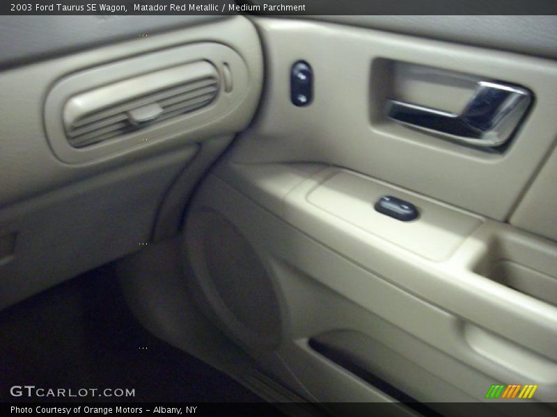 Matador Red Metallic / Medium Parchment 2003 Ford Taurus SE Wagon