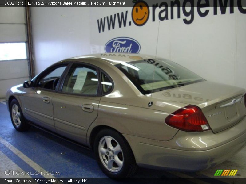 Arizona Beige Metallic / Medium Parchment 2002 Ford Taurus SES
