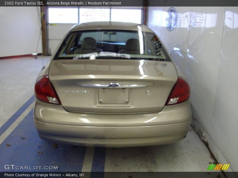 Arizona Beige Metallic / Medium Parchment 2002 Ford Taurus SES