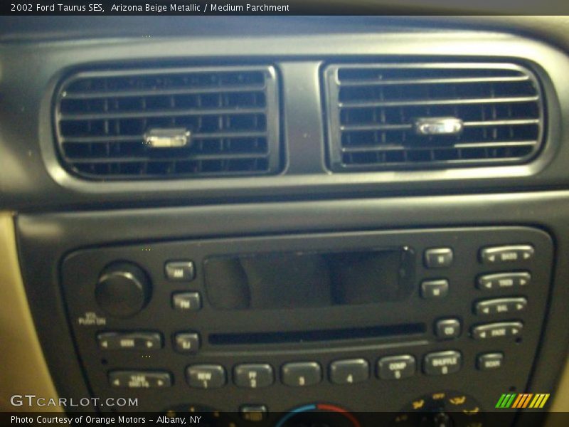 Arizona Beige Metallic / Medium Parchment 2002 Ford Taurus SES