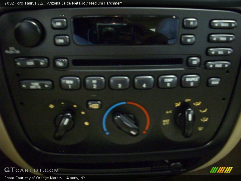 Arizona Beige Metallic / Medium Parchment 2002 Ford Taurus SES
