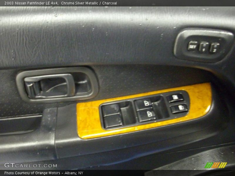 Chrome Silver Metallic / Charcoal 2003 Nissan Pathfinder LE 4x4