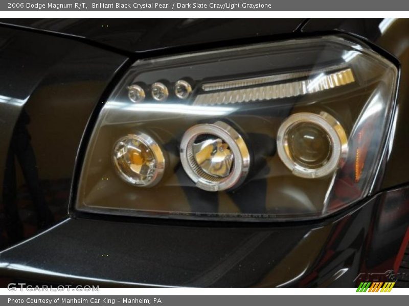 Brilliant Black Crystal Pearl / Dark Slate Gray/Light Graystone 2006 Dodge Magnum R/T