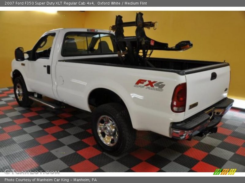 Oxford White / Medium Flint 2007 Ford F350 Super Duty XLT Regular Cab 4x4