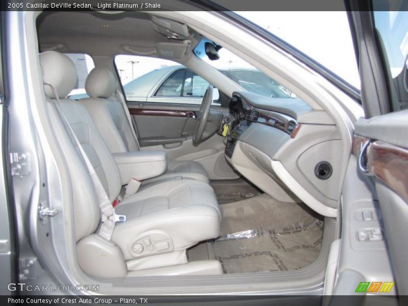 Light Platinum / Shale 2005 Cadillac DeVille Sedan