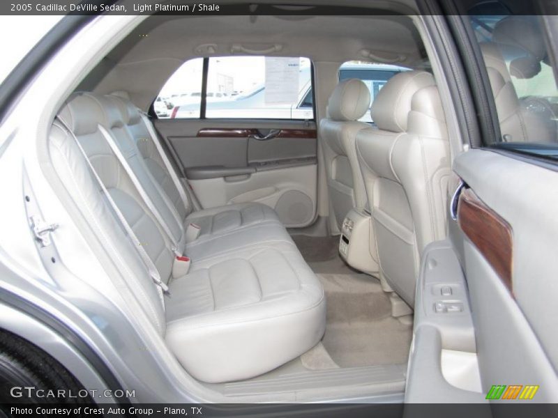 Light Platinum / Shale 2005 Cadillac DeVille Sedan