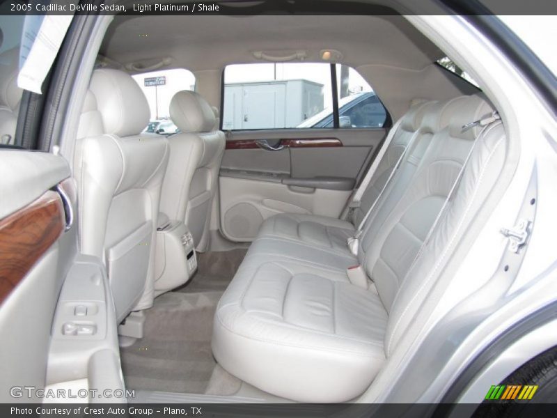 Light Platinum / Shale 2005 Cadillac DeVille Sedan