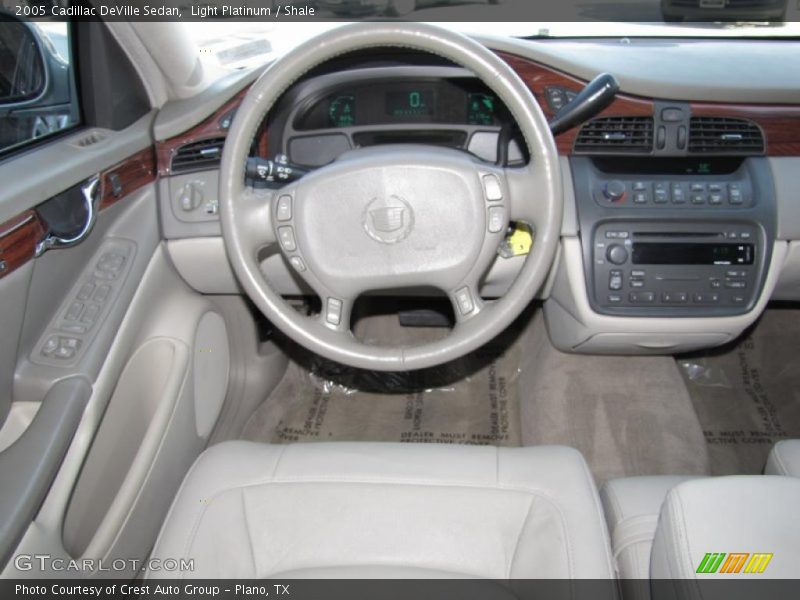 Light Platinum / Shale 2005 Cadillac DeVille Sedan