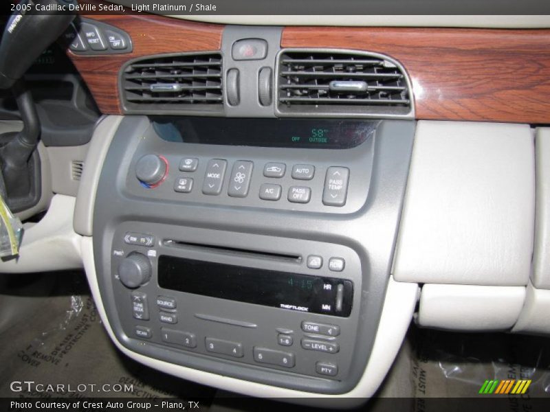 Light Platinum / Shale 2005 Cadillac DeVille Sedan
