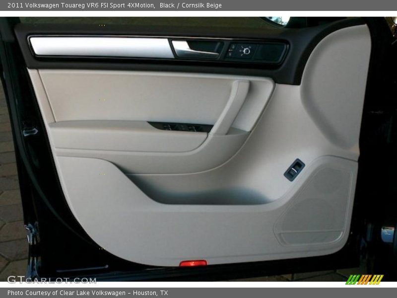 Door Panel of 2011 Touareg VR6 FSI Sport 4XMotion