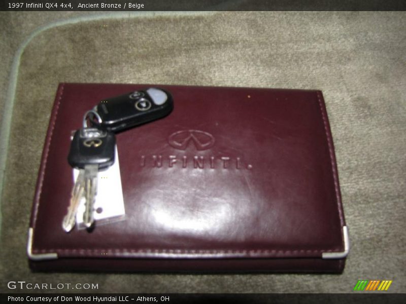 Ancient Bronze / Beige 1997 Infiniti QX4 4x4