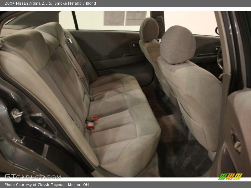 Smoke Metallic / Blond 2004 Nissan Altima 2.5 S