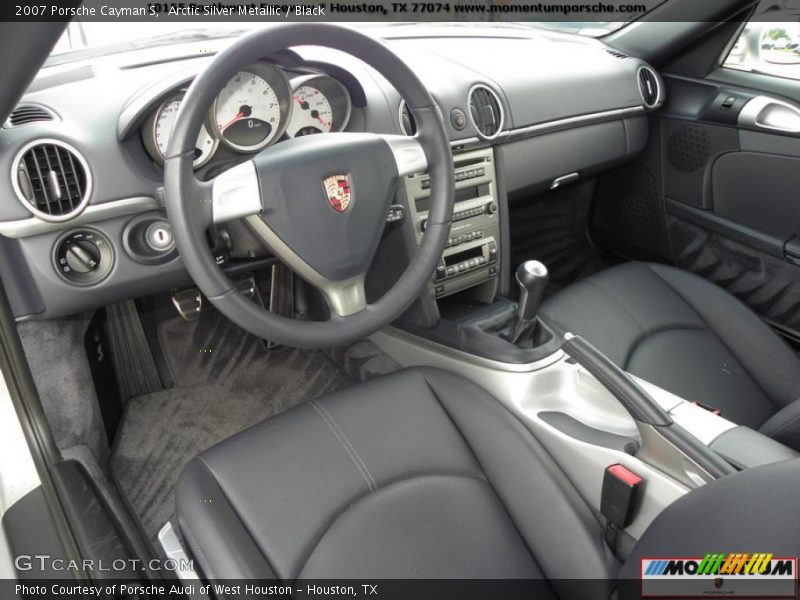Dashboard of 2007 Cayman S