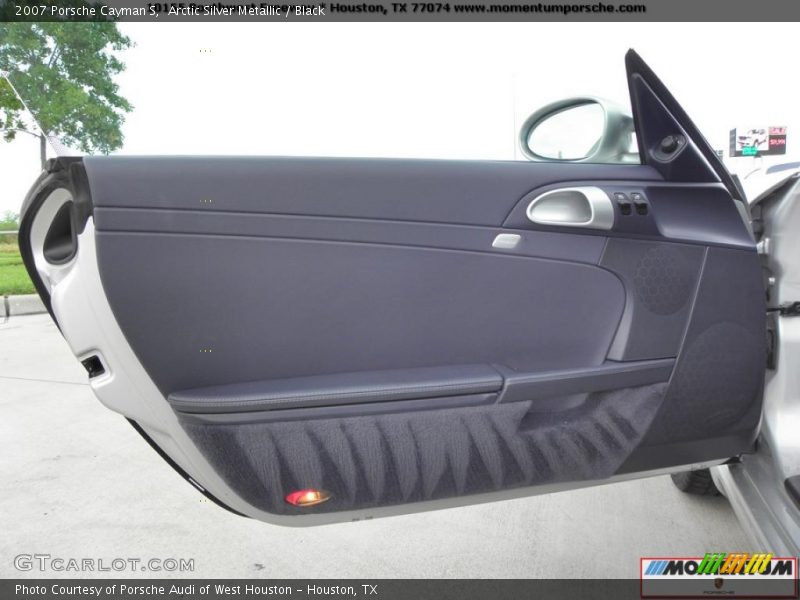 Door Panel of 2007 Cayman S